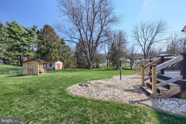 18 SHEFFIELD DR, Dillsburg, PA 17019