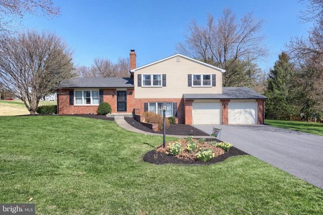 18 SHEFFIELD DR, Dillsburg, PA 17019