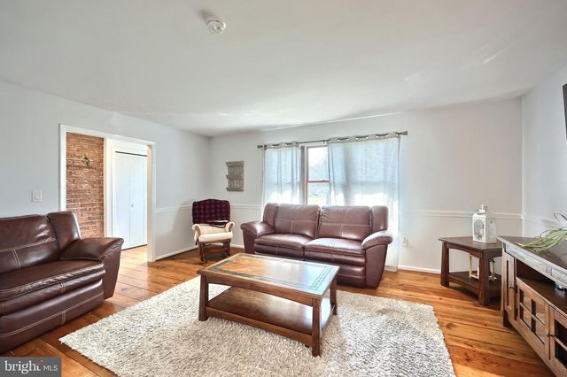 18 SHEFFIELD DR, Dillsburg, PA 17019