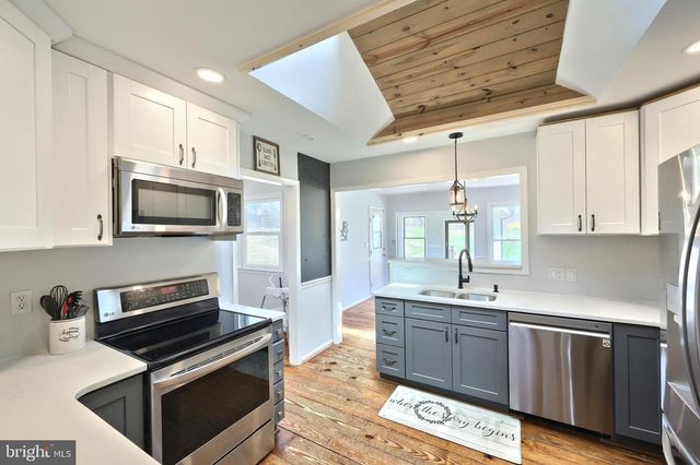 18 SHEFFIELD DR, Dillsburg, PA 17019