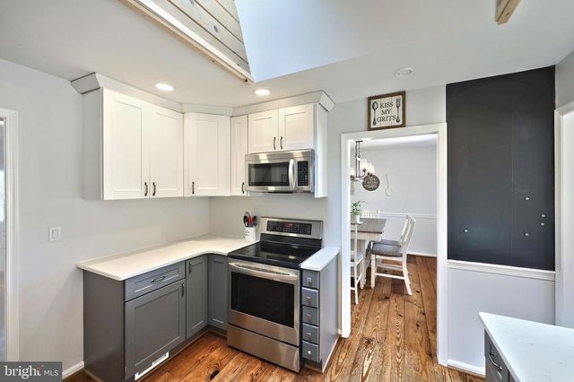 18 SHEFFIELD DR, Dillsburg, PA 17019