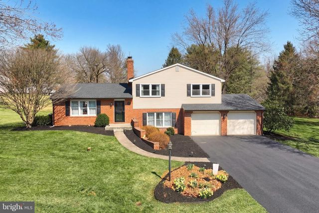 18 SHEFFIELD DR, Dillsburg, PA 17019