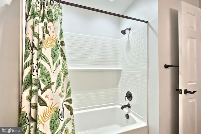 18 SHEFFIELD DR, Dillsburg, PA 17019