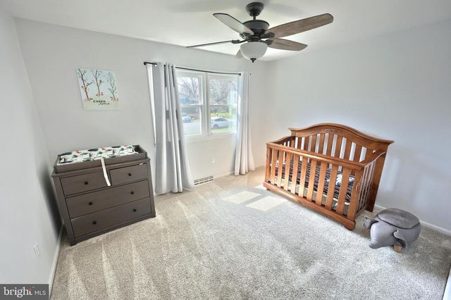 18 SHEFFIELD DR, Dillsburg, PA 17019