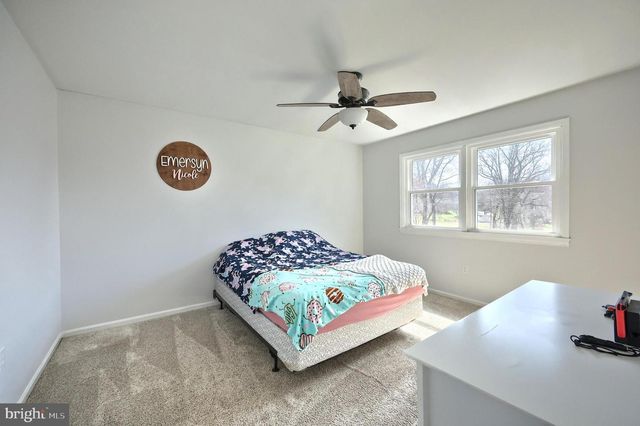 18 SHEFFIELD DR, Dillsburg, PA 17019