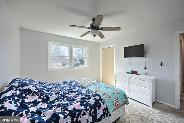 18 SHEFFIELD DR, Dillsburg, PA 17019