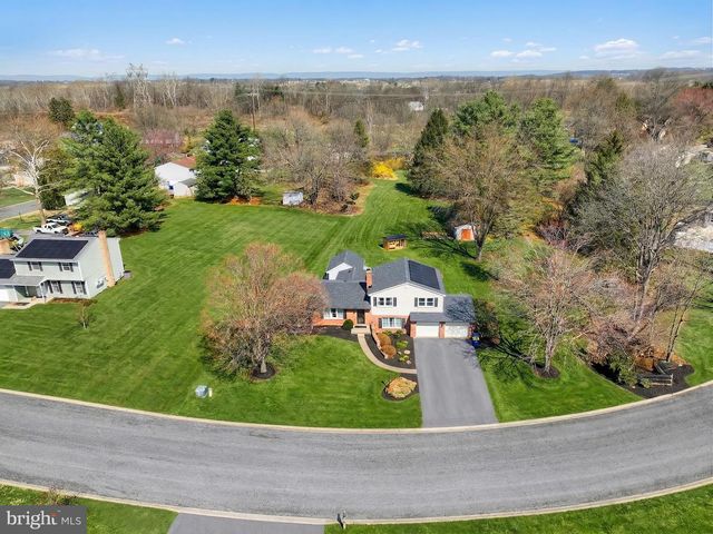 18 SHEFFIELD DR, Dillsburg, PA 17019