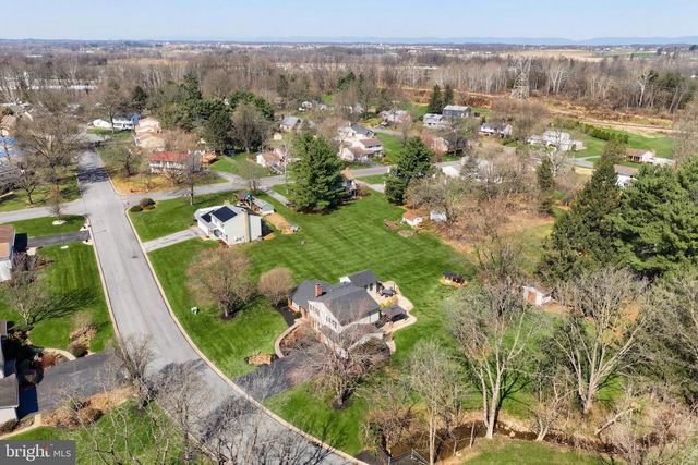 18 SHEFFIELD DR, Dillsburg, PA 17019