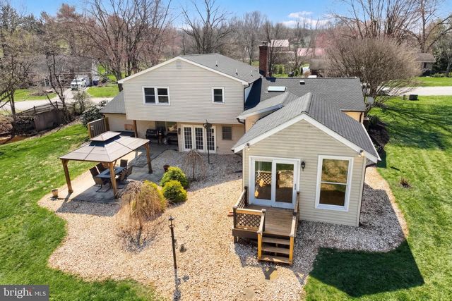 18 SHEFFIELD DR, Dillsburg, PA 17019