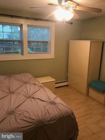 2063 WOODFORD RD, Vienna, VA 22182