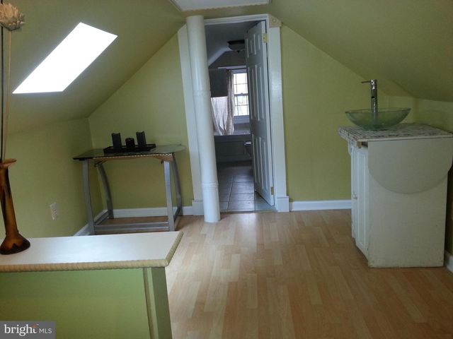 2063 WOODFORD RD, Vienna, VA 22182
