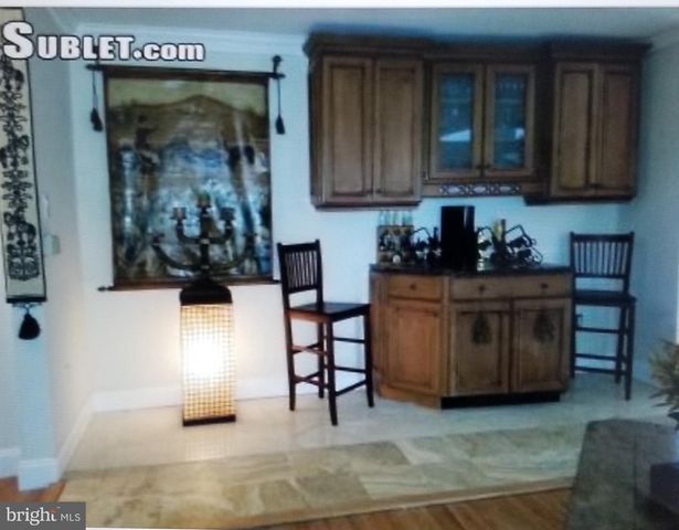 2063 WOODFORD RD, Vienna, VA 22182