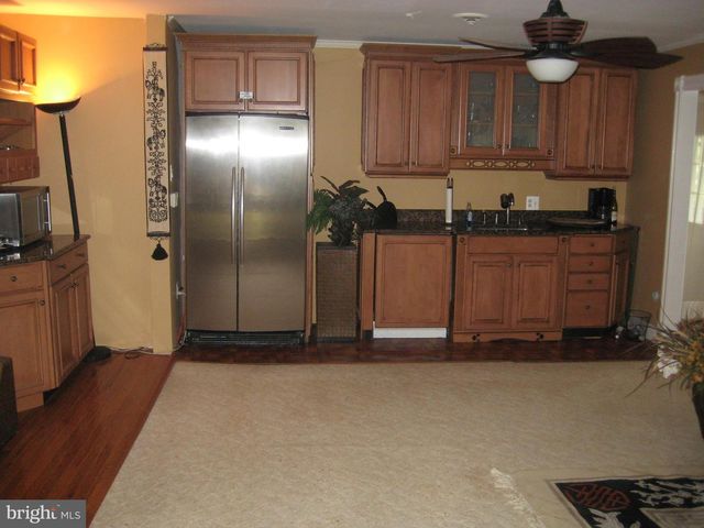 2063 WOODFORD RD, Vienna, VA 22182