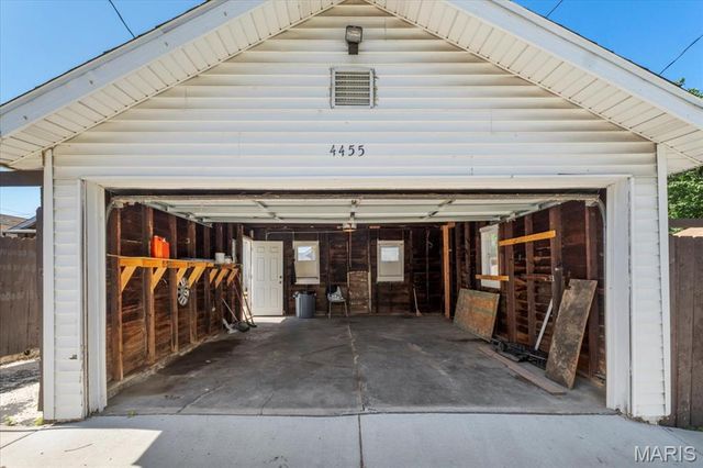 4455 Ellenwood Avenue, St Louis, MO 63116