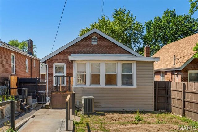 4455 Ellenwood Avenue, St Louis, MO 63116