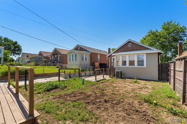 4455 Ellenwood Avenue, St Louis, MO 63116