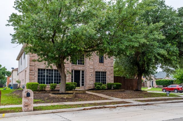 1700 Yosemite Drive, Lewisville, TX 75077