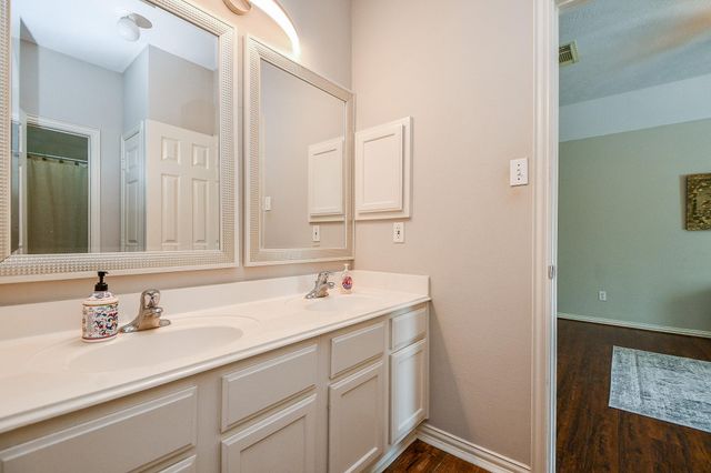 14103 Sherburn Manor Drive, Cypress, TX 77429