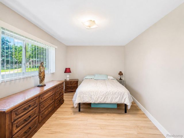 34398 Greentrees Road, Sterling Heights, MI 48312