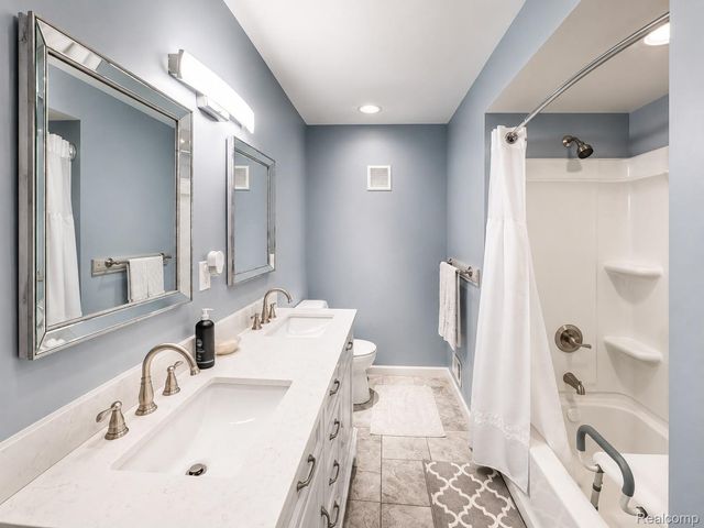 34398 Greentrees Road, Sterling Heights, MI 48312