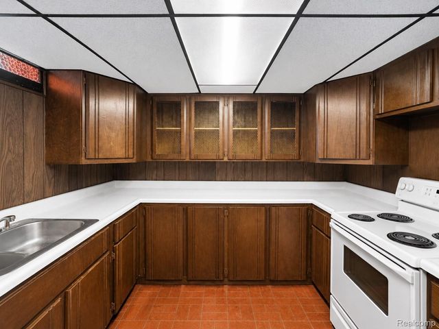 34398 Greentrees Road, Sterling Heights, MI 48312
