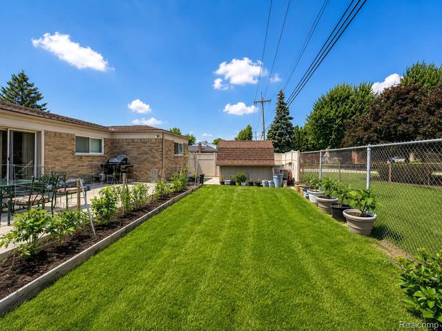 34398 Greentrees Road, Sterling Heights, MI 48312
