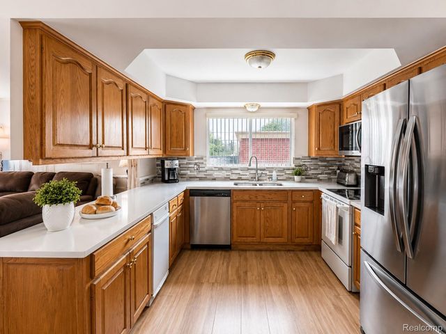 34398 Greentrees Road, Sterling Heights, MI 48312