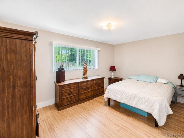 34398 Greentrees Road, Sterling Heights, MI 48312