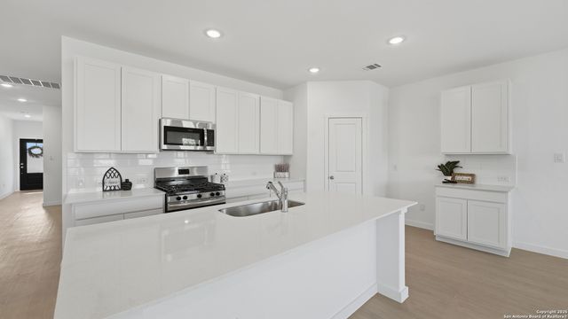 2657 Gallic Rooster, New Braunfels, TX 78130