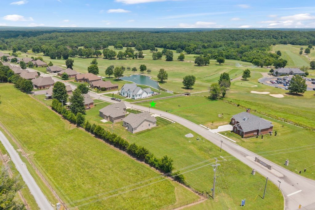 199 Creekside Dr, Lewisburg, TN 37091