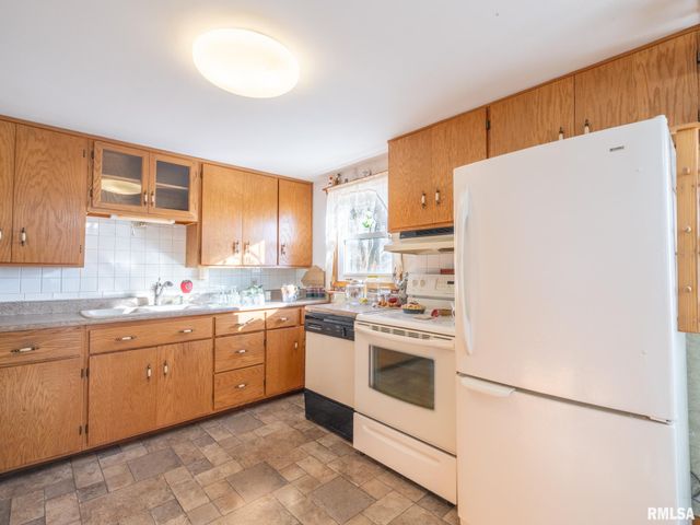 118 S PEKIN Lane, Hanna City, IL 61536