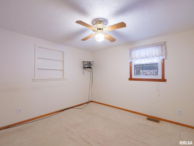 118 S PEKIN Lane, Hanna City, IL 61536