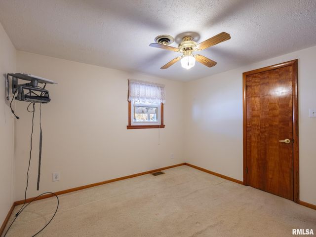 118 S PEKIN Lane, Hanna City, IL 61536