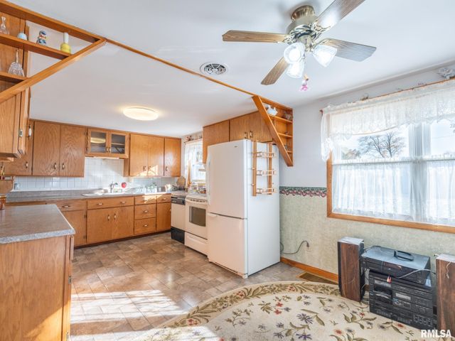 118 S PEKIN Lane, Hanna City, IL 61536