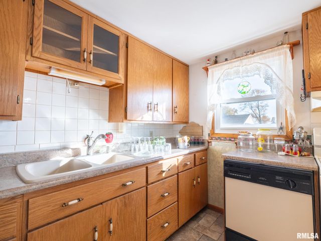 118 S PEKIN Lane, Hanna City, IL 61536