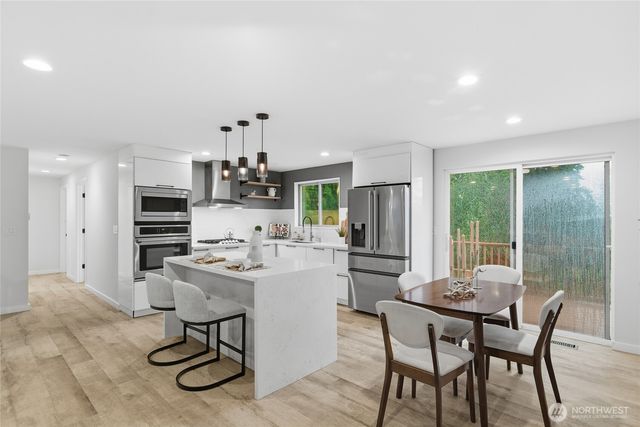 8253 NE 145th Street, Kirkland, WA 98034