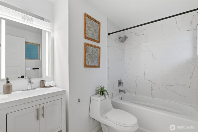 8253 NE 145th Street, Kirkland, WA 98034