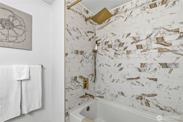 8253 NE 145th Street, Kirkland, WA 98034