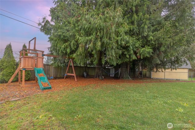 8253 NE 145th Street, Kirkland, WA 98034