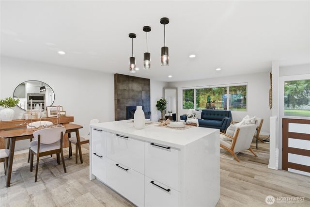 8253 NE 145th Street, Kirkland, WA 98034