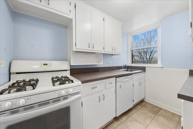 1585 RIDGE Avenue 502, Evanston, IL 60201