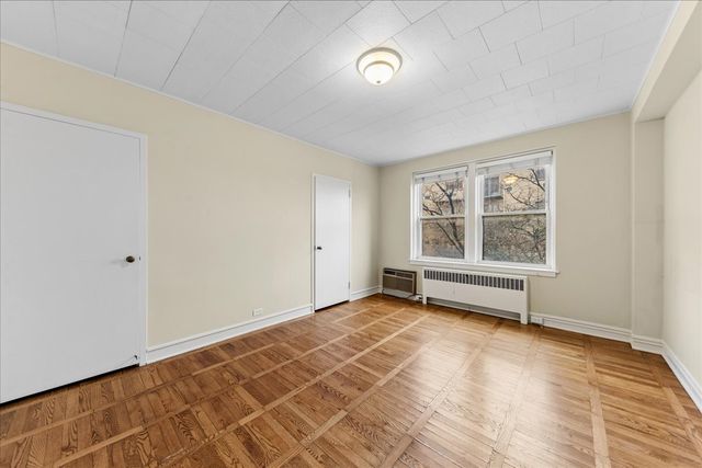 1585 RIDGE Avenue 502, Evanston, IL 60201