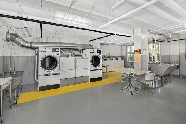 1585 RIDGE Avenue 502, Evanston, IL 60201