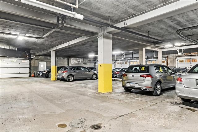 1585 RIDGE Avenue 502, Evanston, IL 60201