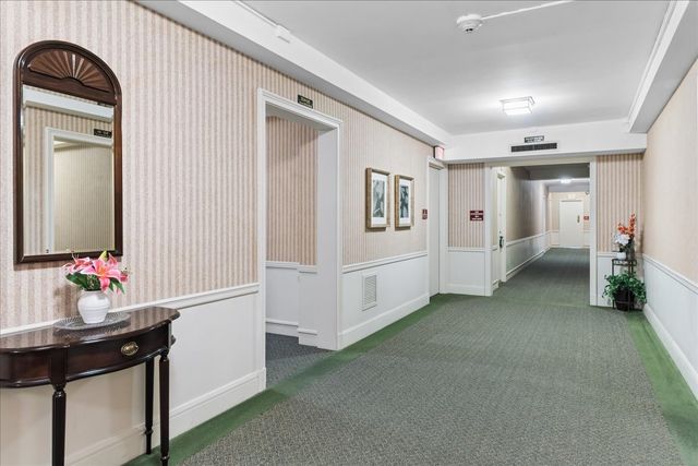 1585 RIDGE Avenue 502, Evanston, IL 60201