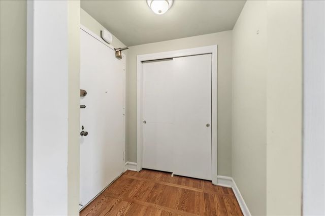 1585 RIDGE Avenue 502, Evanston, IL 60201