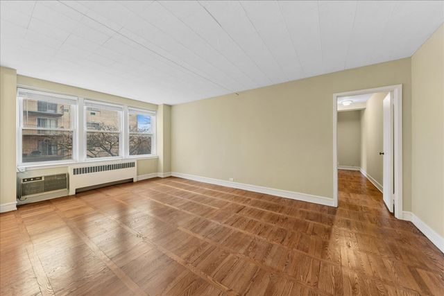 1585 RIDGE Avenue 502, Evanston, IL 60201