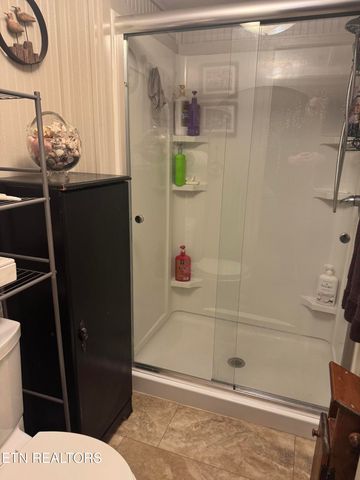 307 E Walden St, Lafollette, TN 37766