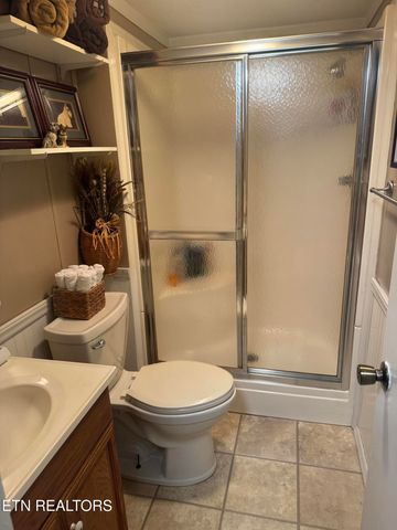 307 E Walden St, Lafollette, TN 37766