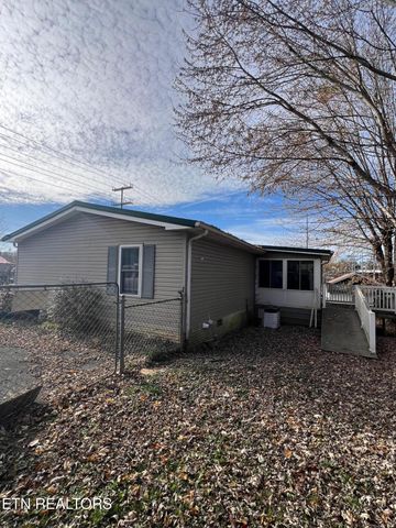 307 E Walden St, Lafollette, TN 37766